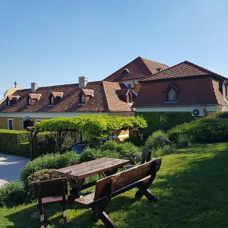 Gombas Kuria Mansion Boutique Vendégház