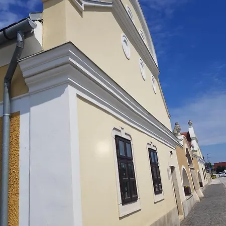 Gombas Kuria Mansion Boutique Vendégház 4*