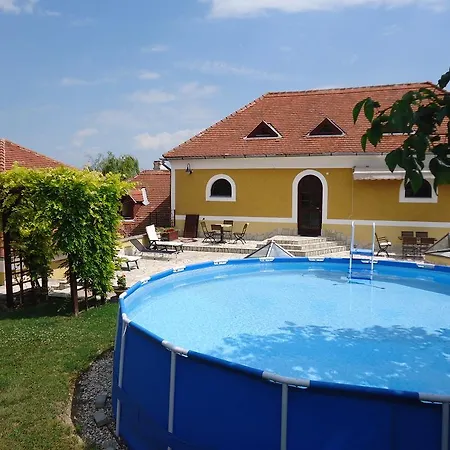 Gombas Kuria Mansion Boutique