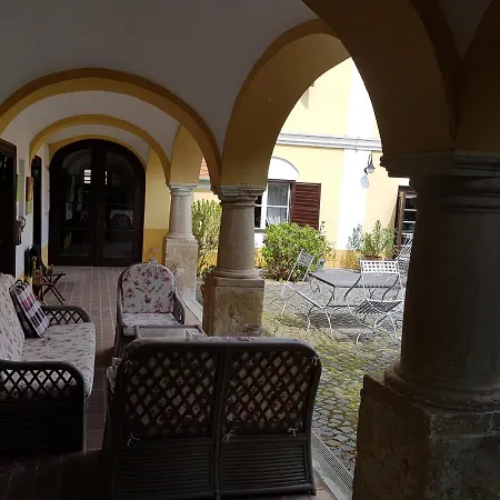 Gombas Kuria Mansion Boutique Vendégház
